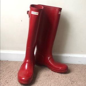 Red rain boots (Hunter)